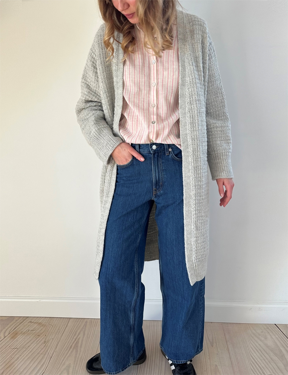 Caia Cardigan max knitting pattern - leknit (english)