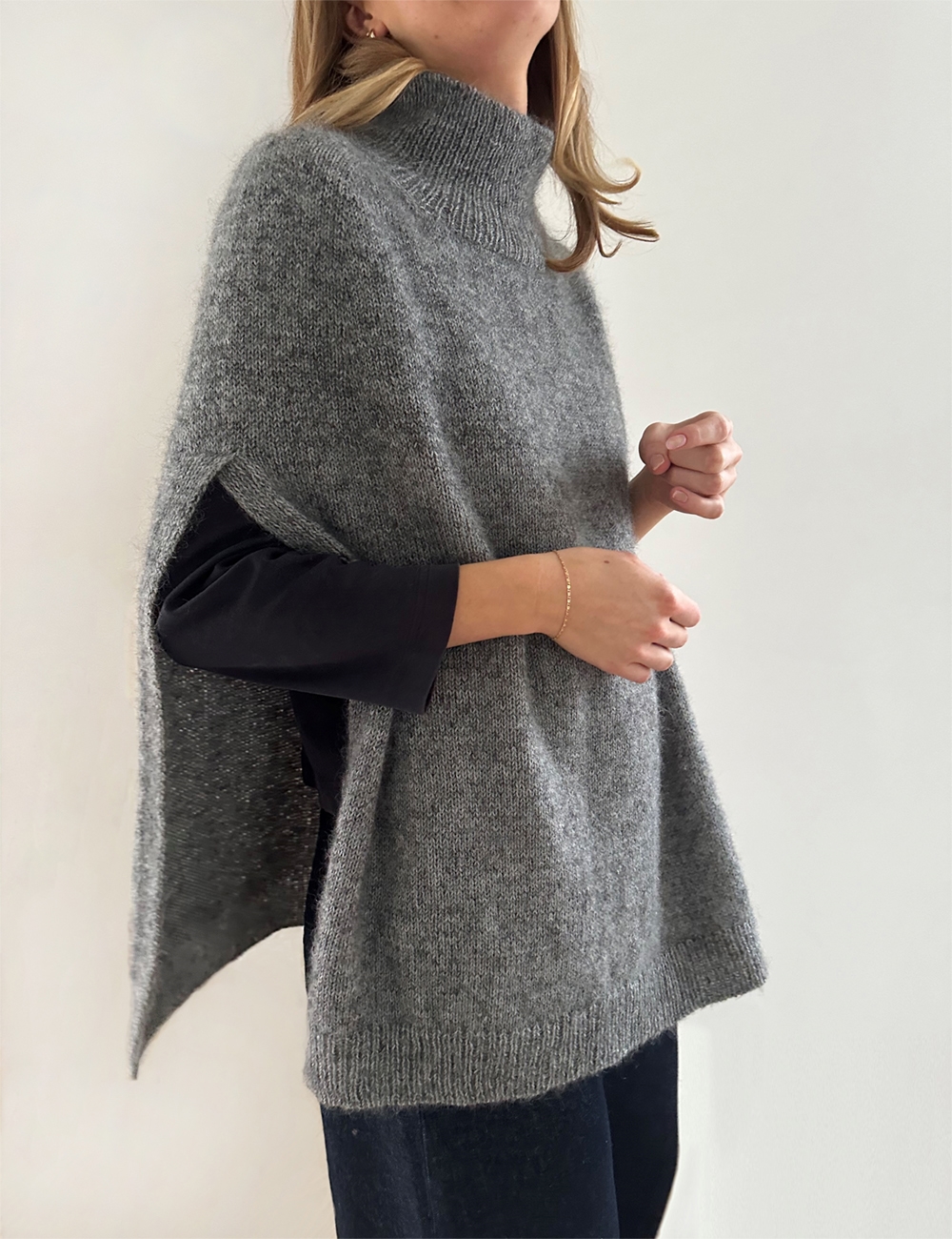 Darcy Cape knitting pattern - leknit (english)