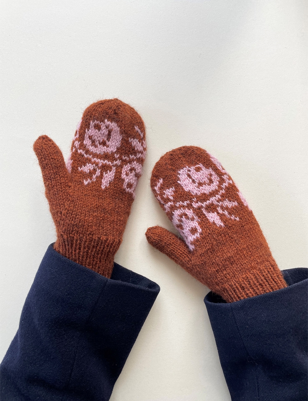 Rosie Mittens knitting pattern (english) - leknit