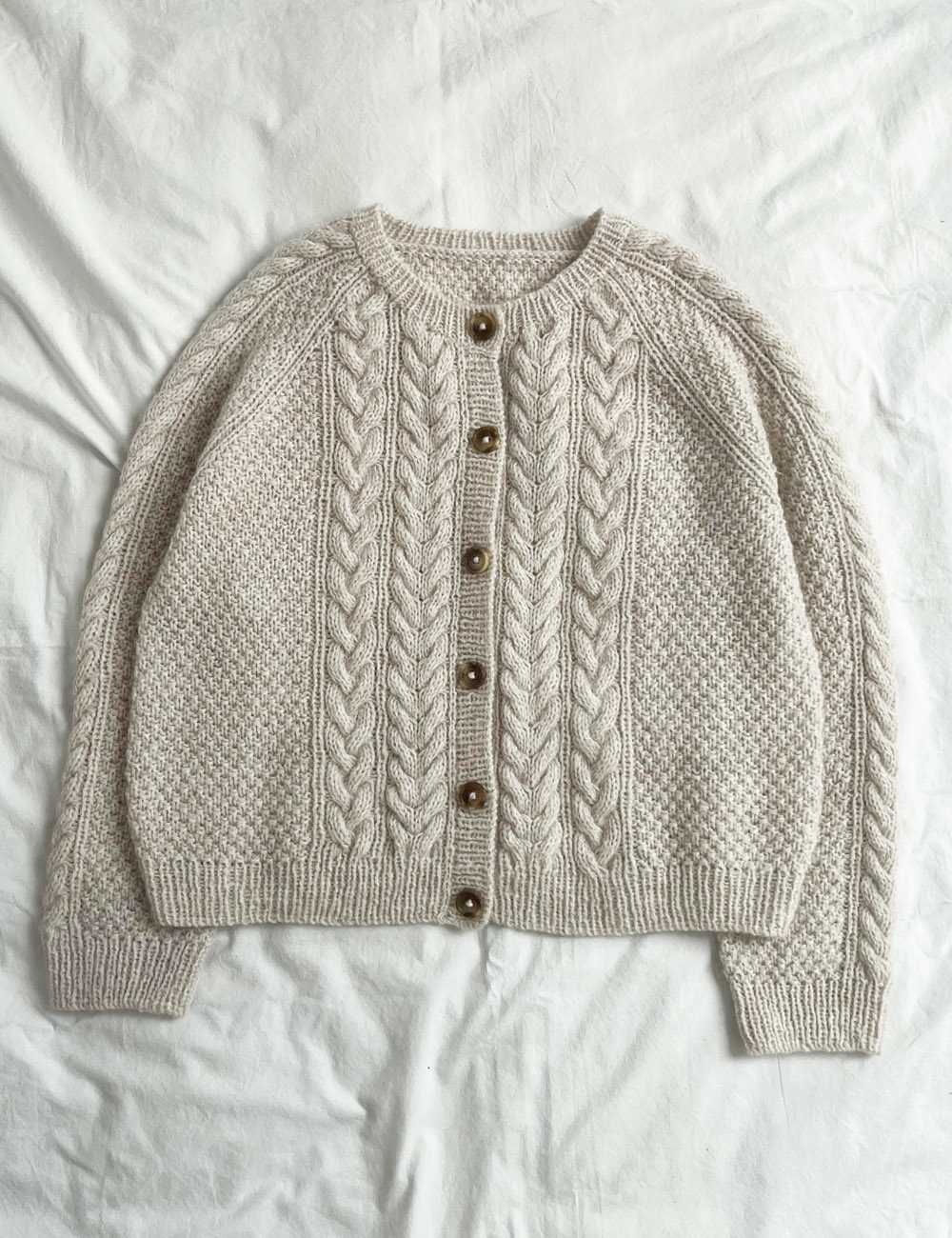 Siri Cardigan knitting pattern - leknit (english)